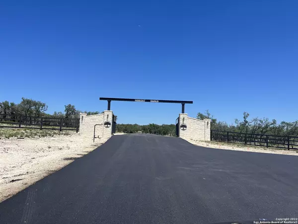 124 Brooklyn Dr NW, Mountain Home, TX 78058