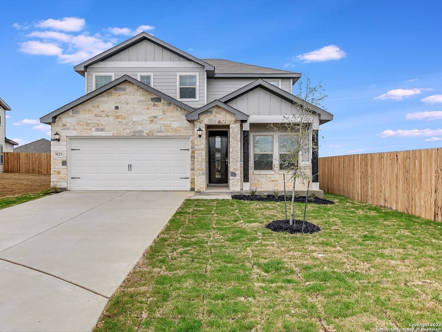 9523 Bonito Falls Dr, Converse, TX 78109