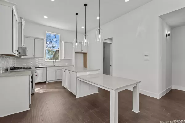 San Antonio, TX 78210,150 Playmoor St