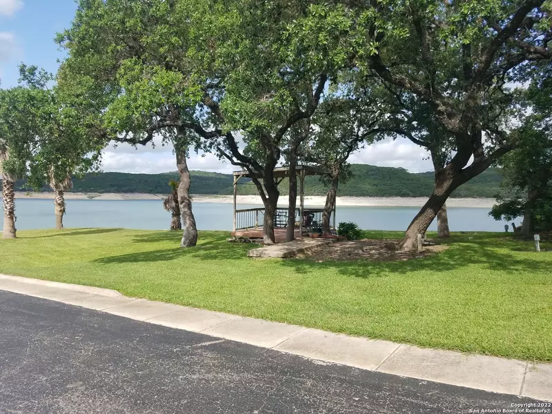 955 Faurie UNIT RV, Lakehills, TX 78063