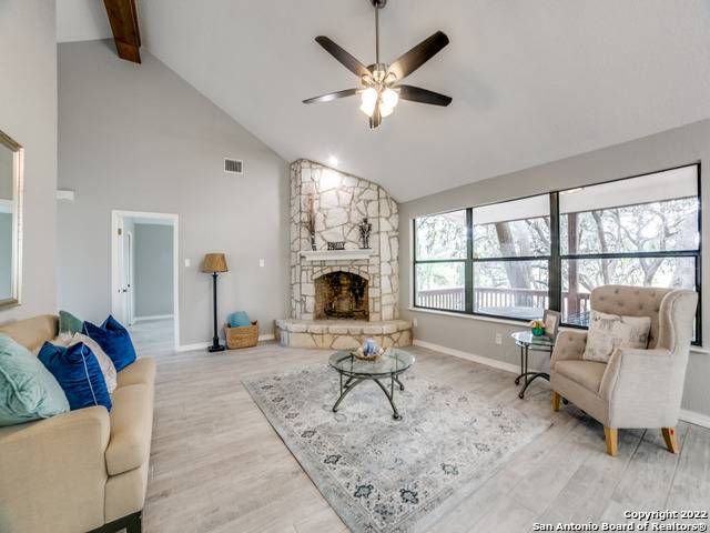 Lakehills, TX 78063-6858,2580 GOAT HILL RD