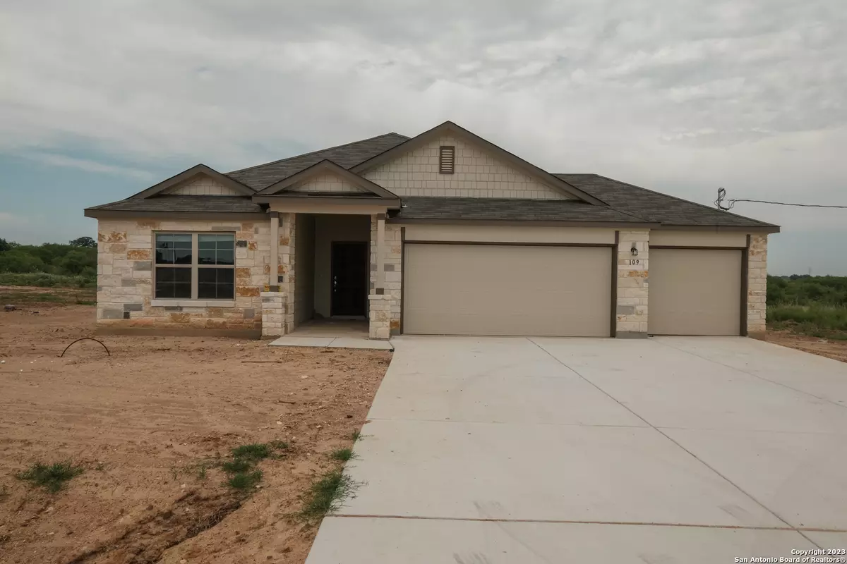 Floresville, TX 78114,109 Calgary Dr.