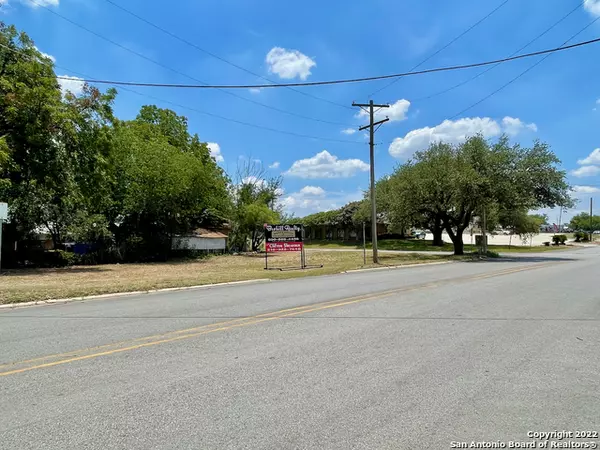 Pleasanton, TX 78064,00 SMITH ST