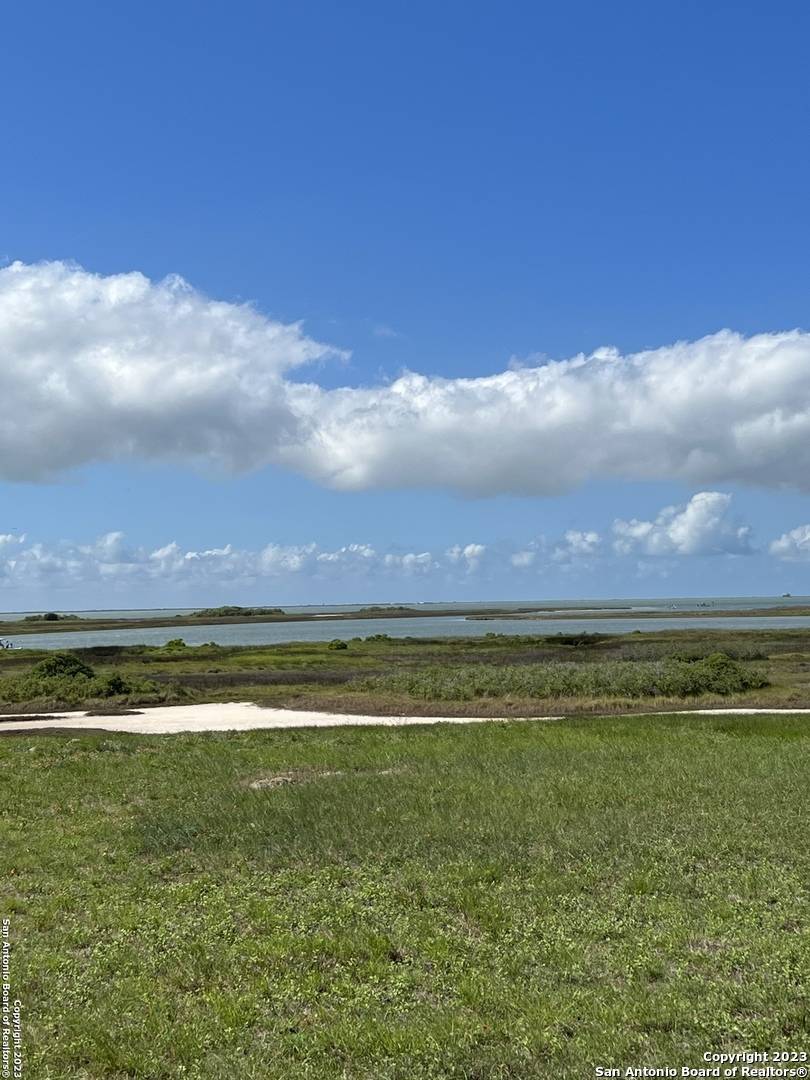144 Burgundy Bay, Port O'connor, TX 77982
