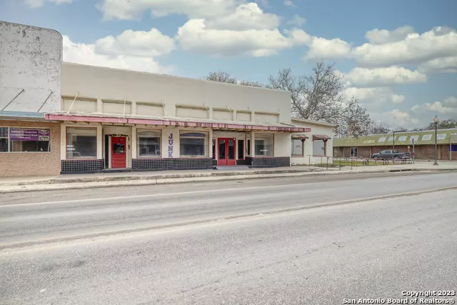 Sabinal, TX 78881,317 Center