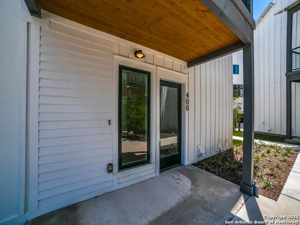 San Antonio, TX 78210-1469,1226 Presa St UNIT 400