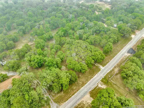 La Vernia, TX 78121,265 Oak View Dr