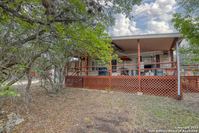 310 PENDLEY RD, Leakey, TX 78873