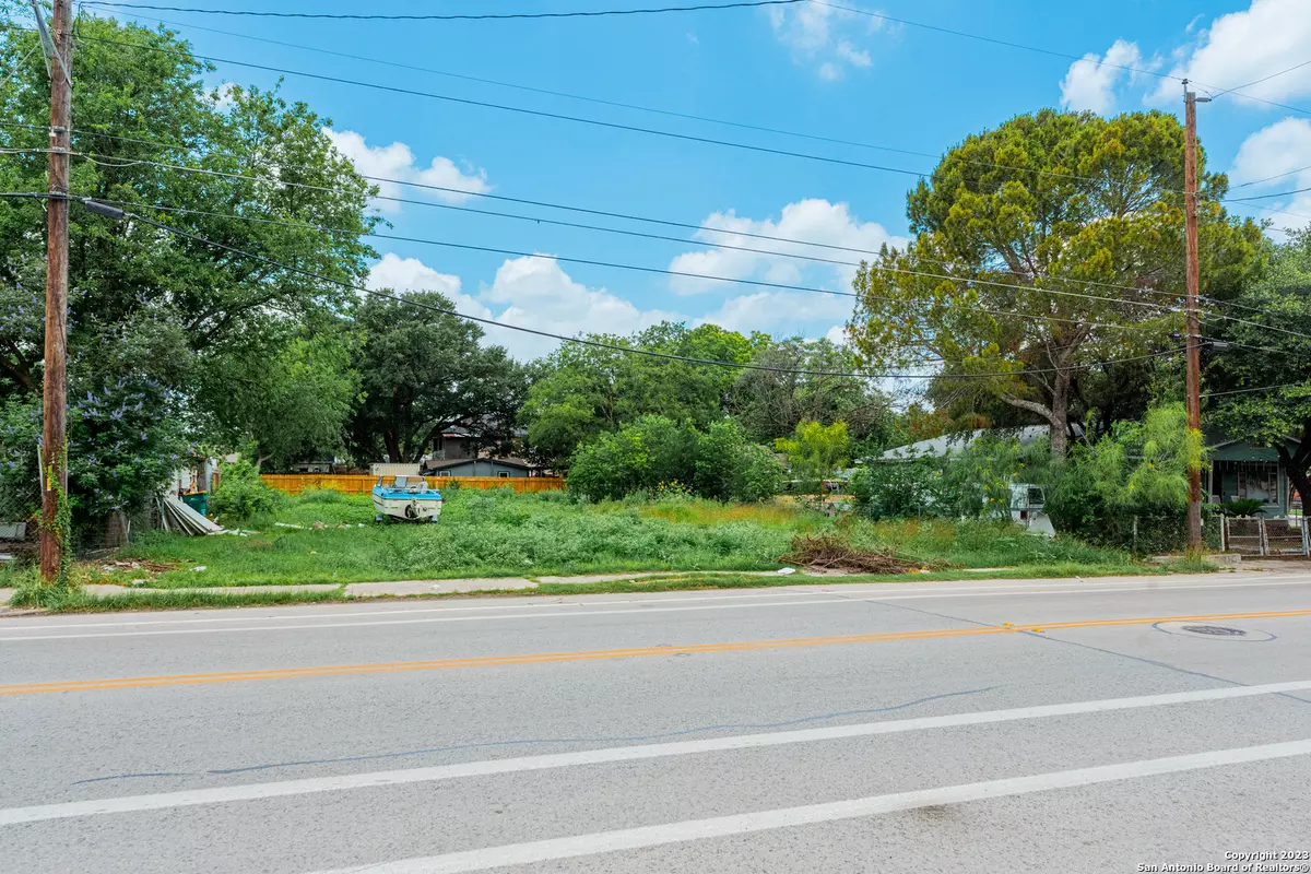 San Antonio, TX 78207,715 SW 19th St