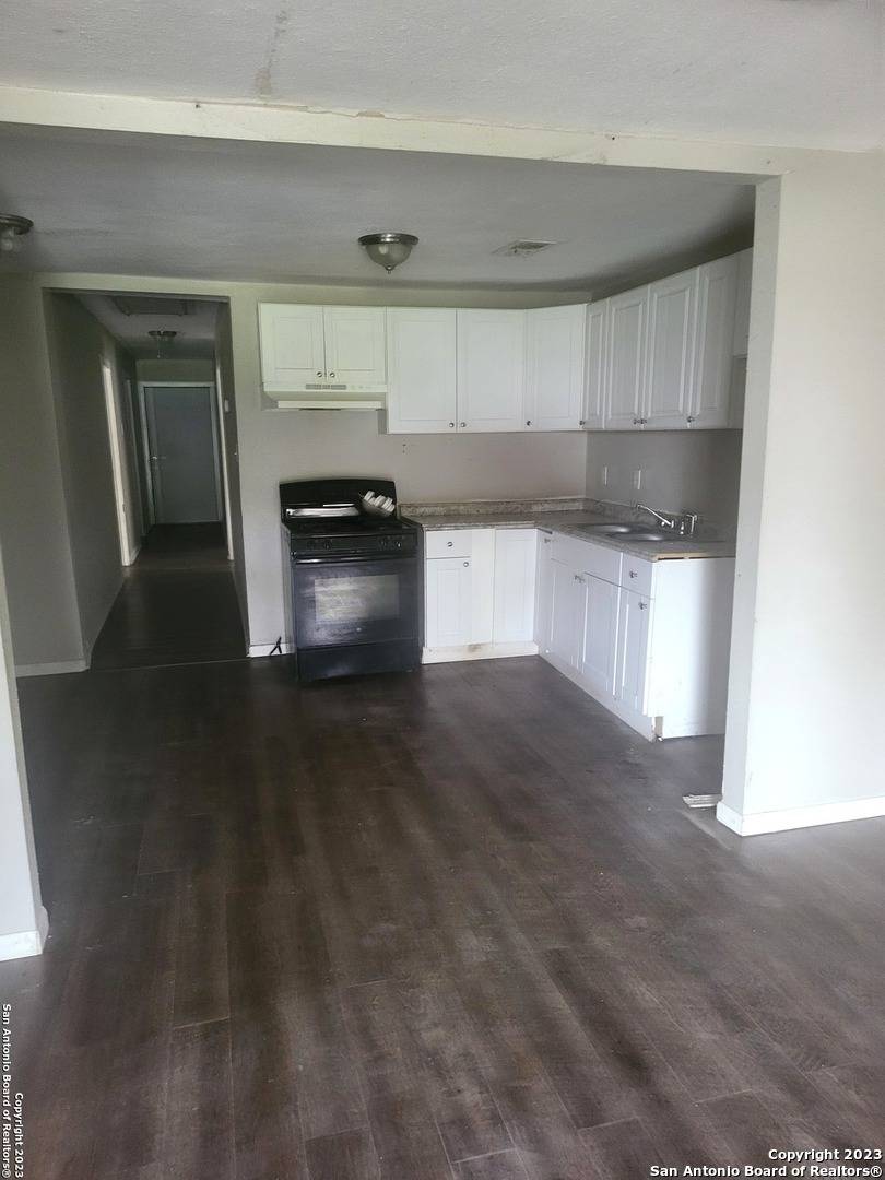 1422 San Casimiro, San Antonio, TX 78214-3334