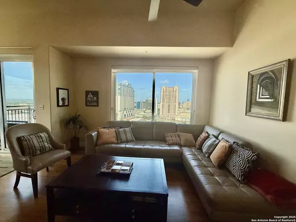 San Antonio, TX 78202,215 Center UNIT 1907