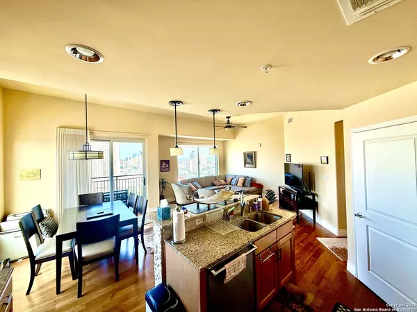 215 Center UNIT 1907, San Antonio, TX 78202