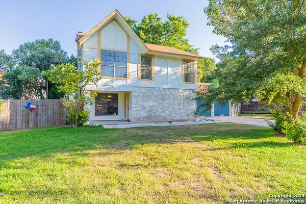 310 PARK VILLAGE LN, Seguin, TX 78155-4020