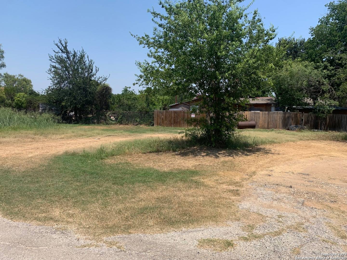 Somerset, TX 78069,19750 5th St