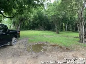 1005 CLARK ST, Seguin, TX 78155