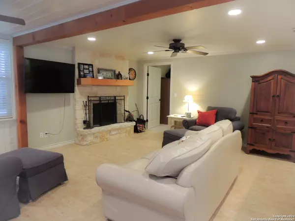 Hunt, TX 78024,112 Casa Bonita Ln S