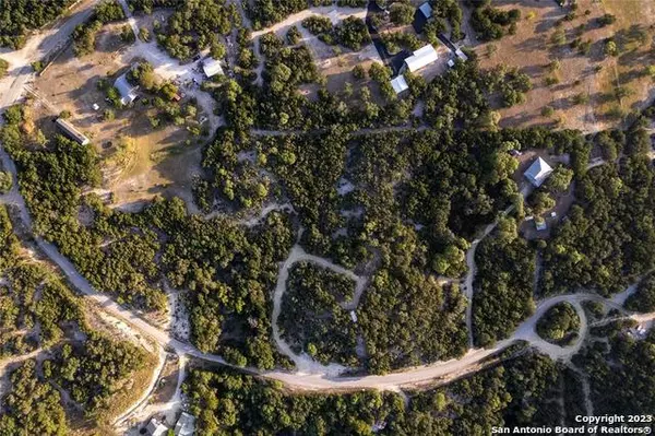 Pipe Creek, TX 78063,645 LIVE OAK PL