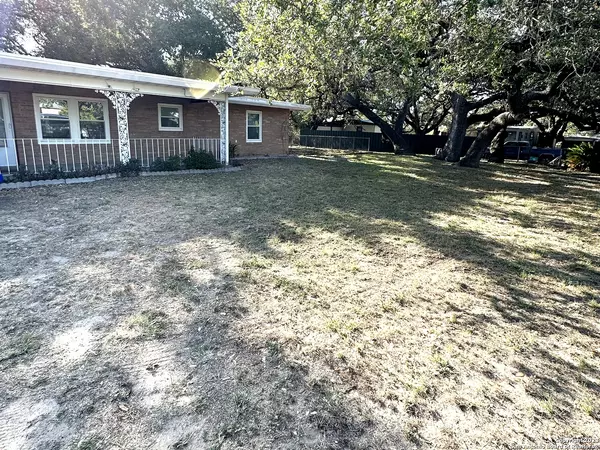 Devine, TX 78016-2030,616 LIBOLD DR