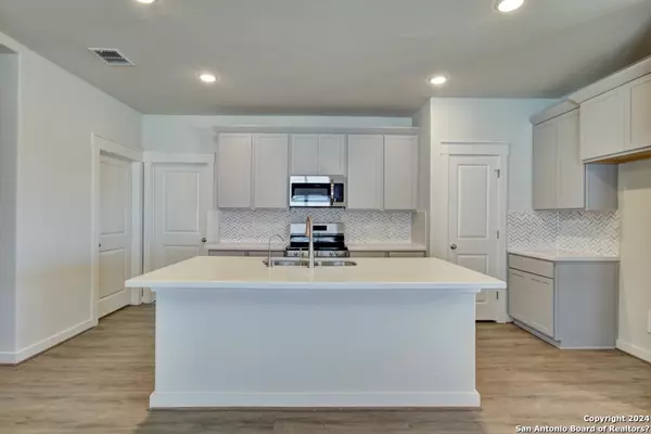 New Braunfels, TX 78130,929 Gray Cloud Drive