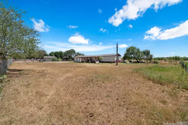 Atascosa, TX 78002-4751,13808 GREENWOOD RD