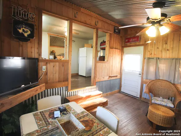 Lakehills, TX 78063,955 Faurie Rd UNIT CEDAR CABIN