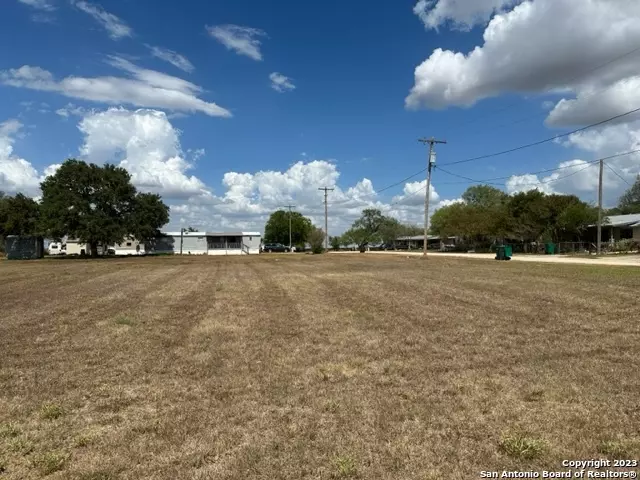 Jourdanton, TX 78026,1309/1311 HICKORY ST