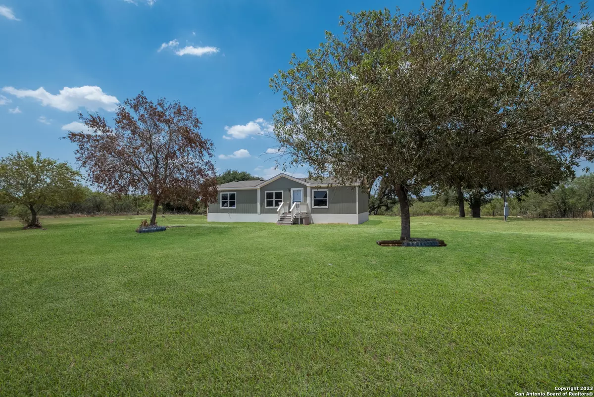 Floresville, TX 78114,175 Terrace Hill Ln