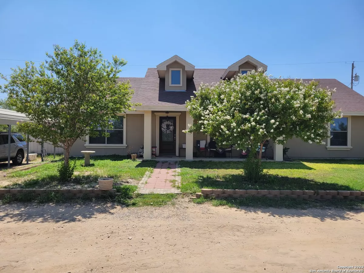 Carrizo Springs, TX 78834,318 TX-225 Loop