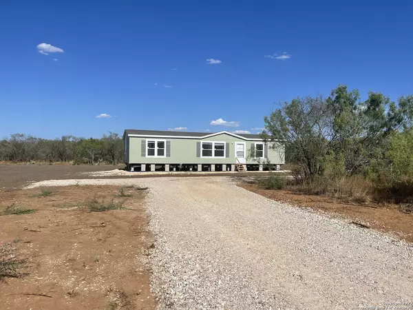 Pleasanton, TX 78064,499 County Road 327