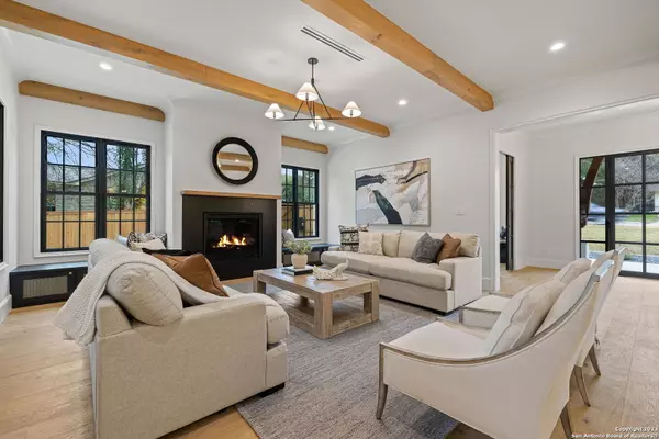 Terrell Hills, TX 78209-6013,1024 GARRATY RD