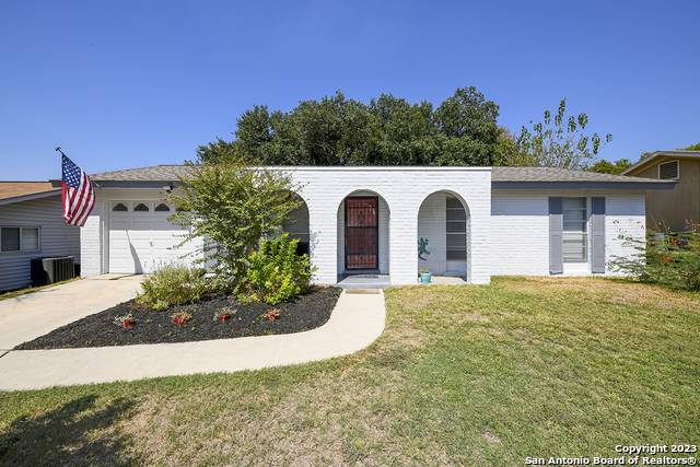 7305 LEADING OAKS ST, Live Oak, TX 78233-3211