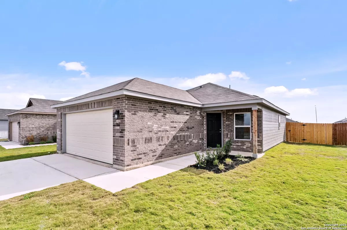 Seguin, TX 78155,3513 Sky Place