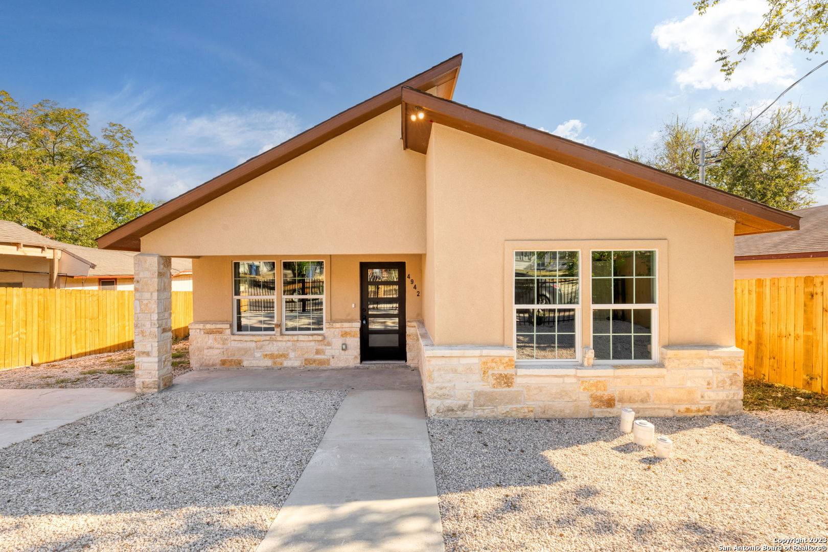 San Antonio, TX 78228,4942 Blessing St