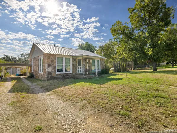 Mason, TX 76856,817 Live Oak St