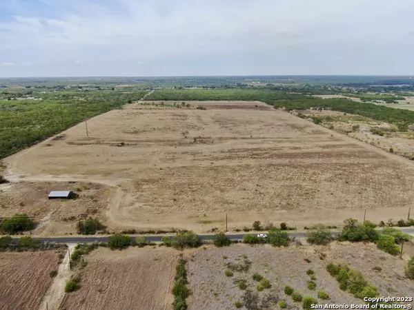 18453 BENTON CITY RD, Von Ormy, TX 78073