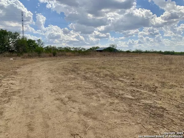 Von Ormy, TX 78073,18453 BENTON CITY RD