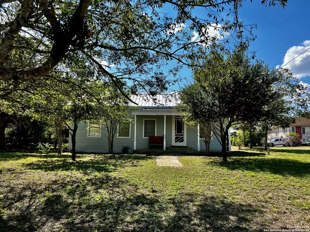 Runge, TX 78151,311 Reiffert St