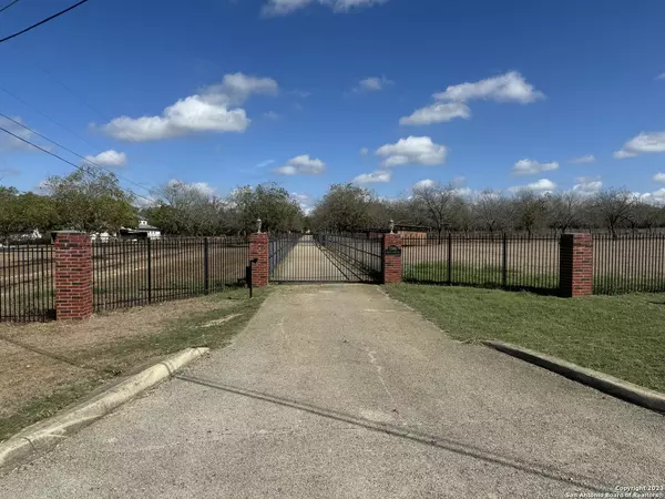 Fair Oaks Ranch, TX 78015,7380 Rolling Acres Trail