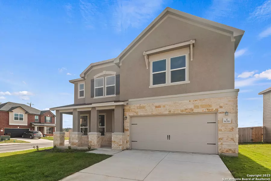 8016 GREEN HERON GLN, San Antonio, TX 78253-7158