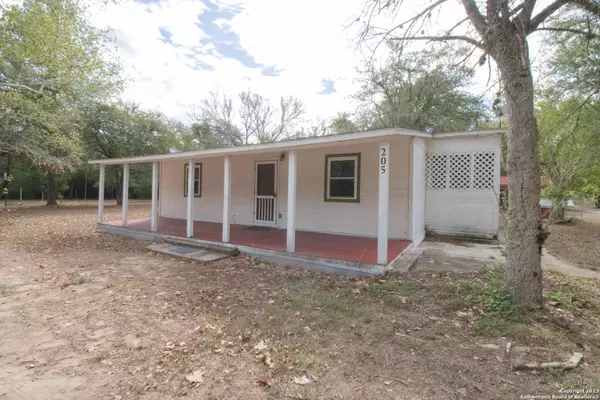 205 COWBOY CV,  Seguin,  TX 78155-7772