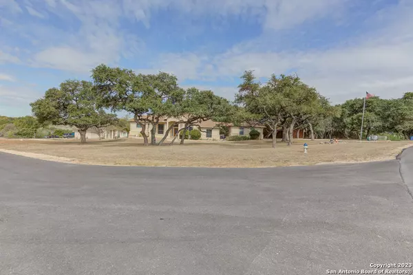 New Braunfels, TX 78132-5203,330 BROOKHOLLOW