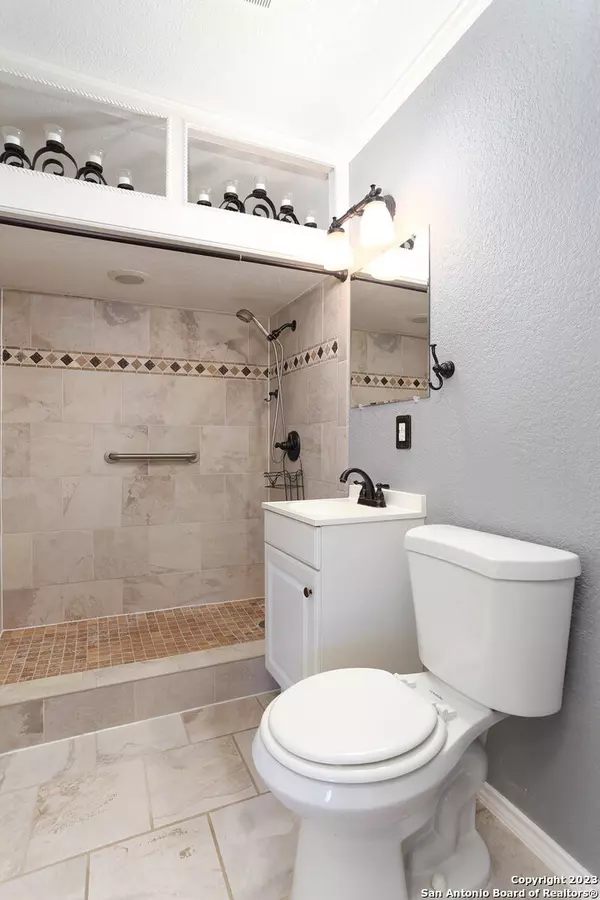 1919 Clamp Ave San Antonio, TX 78221