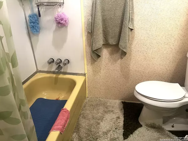 Del Rio, TX 78840,407 River St