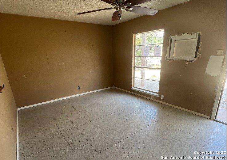 San Antonio, TX 78242-2741,8834 FIVE PALMS DR