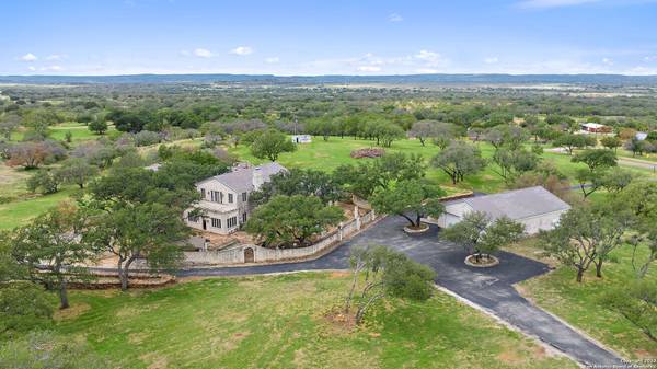 3625 Ranch Road 3347,  Round Mountain,  TX 78663