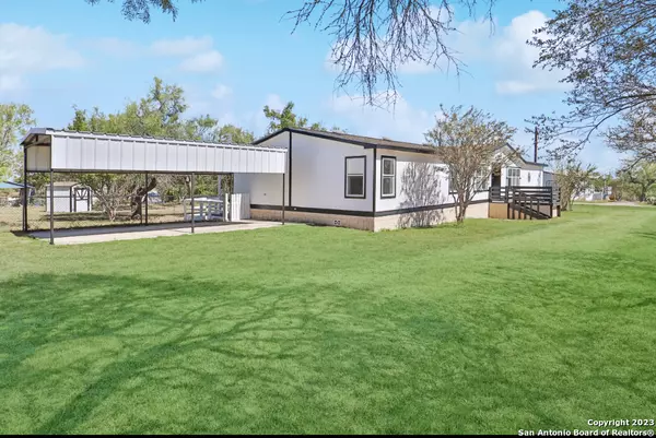 Castroville, TX 78009-1940,346 COUNTY ROAD 5633