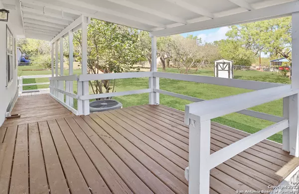 Castroville, TX 78009-1940,346 COUNTY ROAD 5633