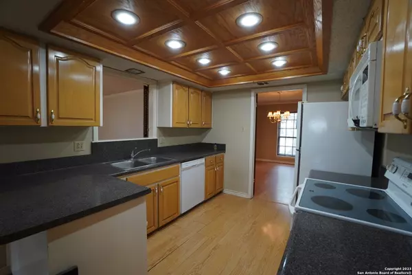 Seguin, TX 78155-4039,209 OLDTOWNE RD