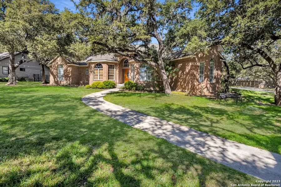 8637 CLASSIC OAKS LN, San Antonio, TX 78255-3508