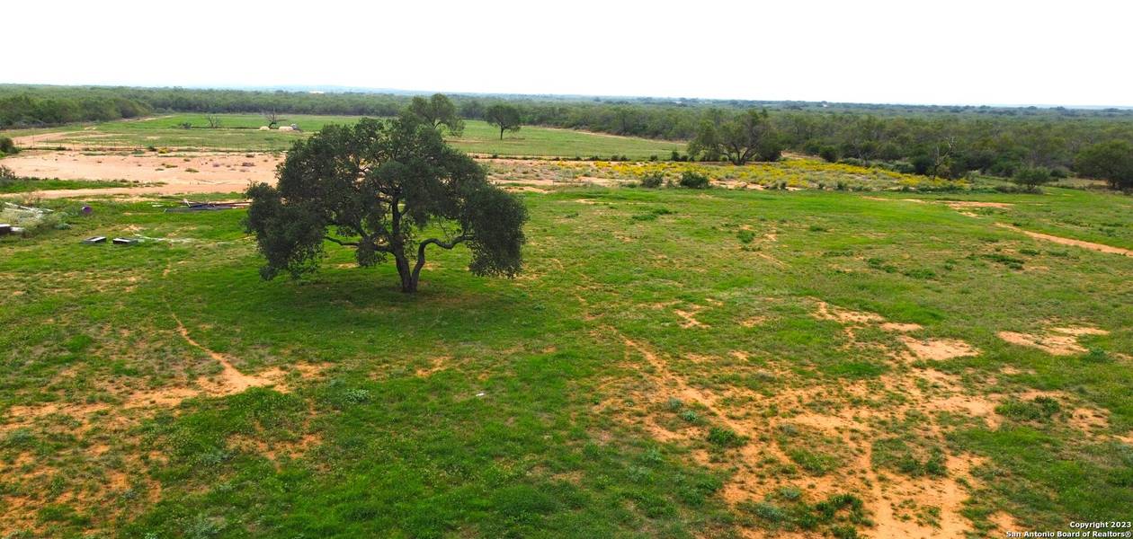 000 County Road 640, Yancey, TX 78886